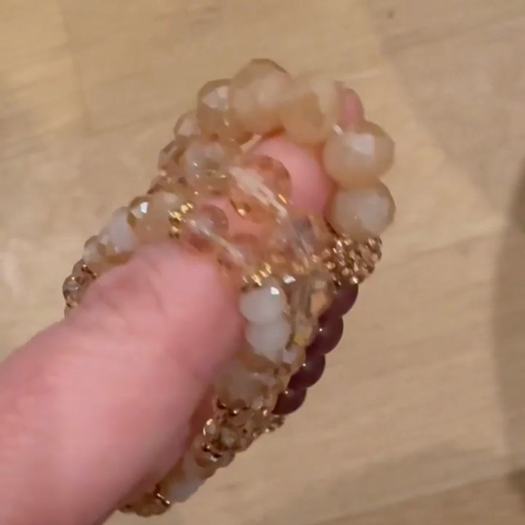 CHANEL zipper pull beaded bracelet set - Picture 3 of 5